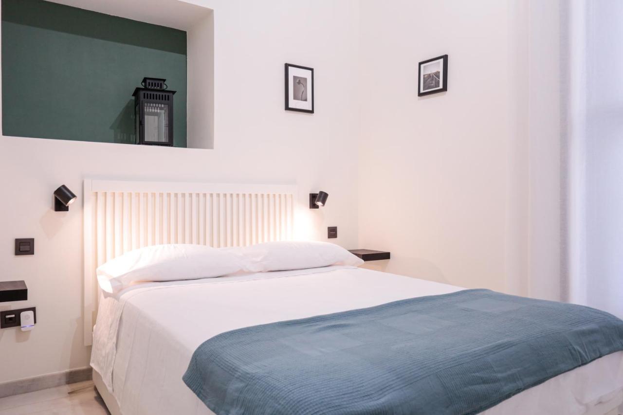 Monkeys Apartments Cervantes Севилья Экстерьер фото