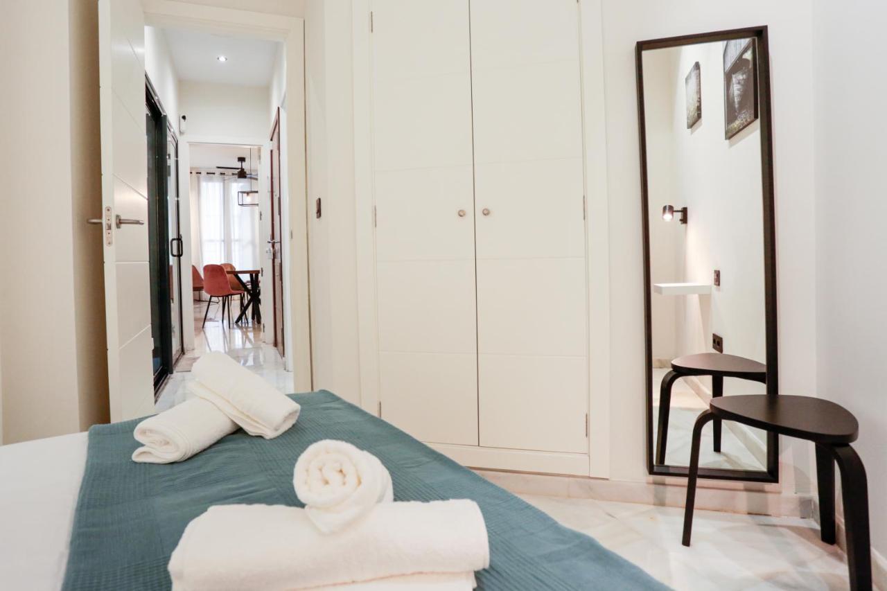 Monkeys Apartments Cervantes Севилья Экстерьер фото