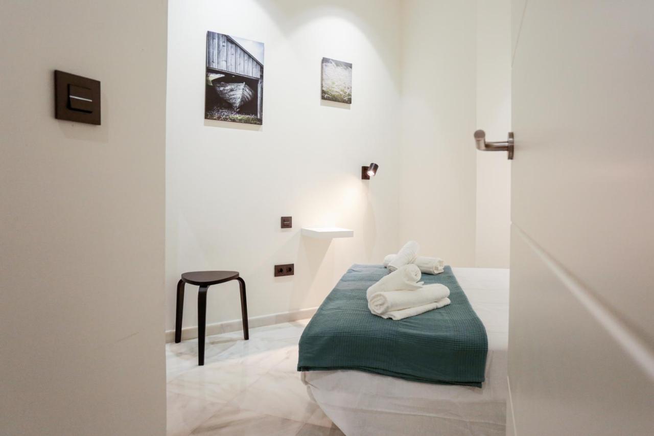 Monkeys Apartments Cervantes Севилья Экстерьер фото