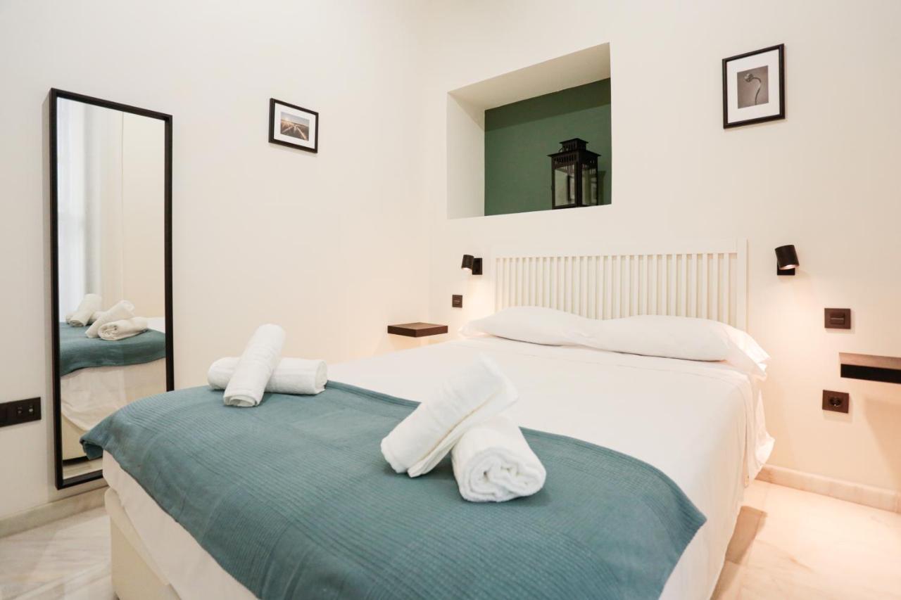 Monkeys Apartments Cervantes Севилья Экстерьер фото