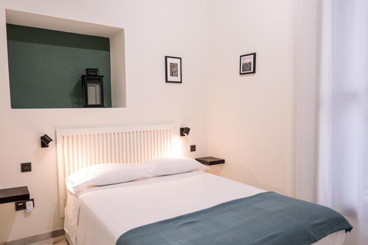 Monkeys Apartments Cervantes Севилья Экстерьер фото