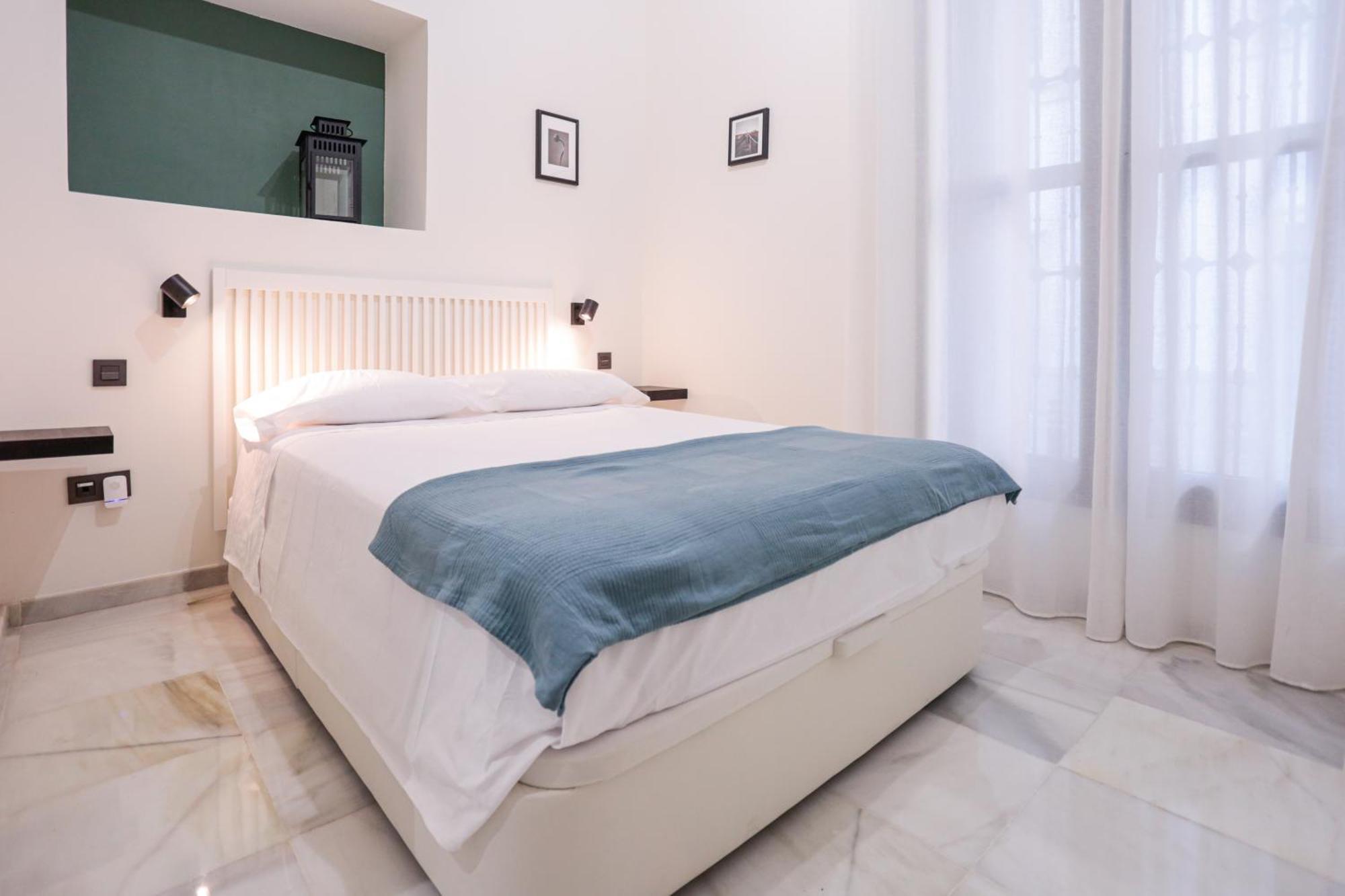 Monkeys Apartments Cervantes Севилья Экстерьер фото