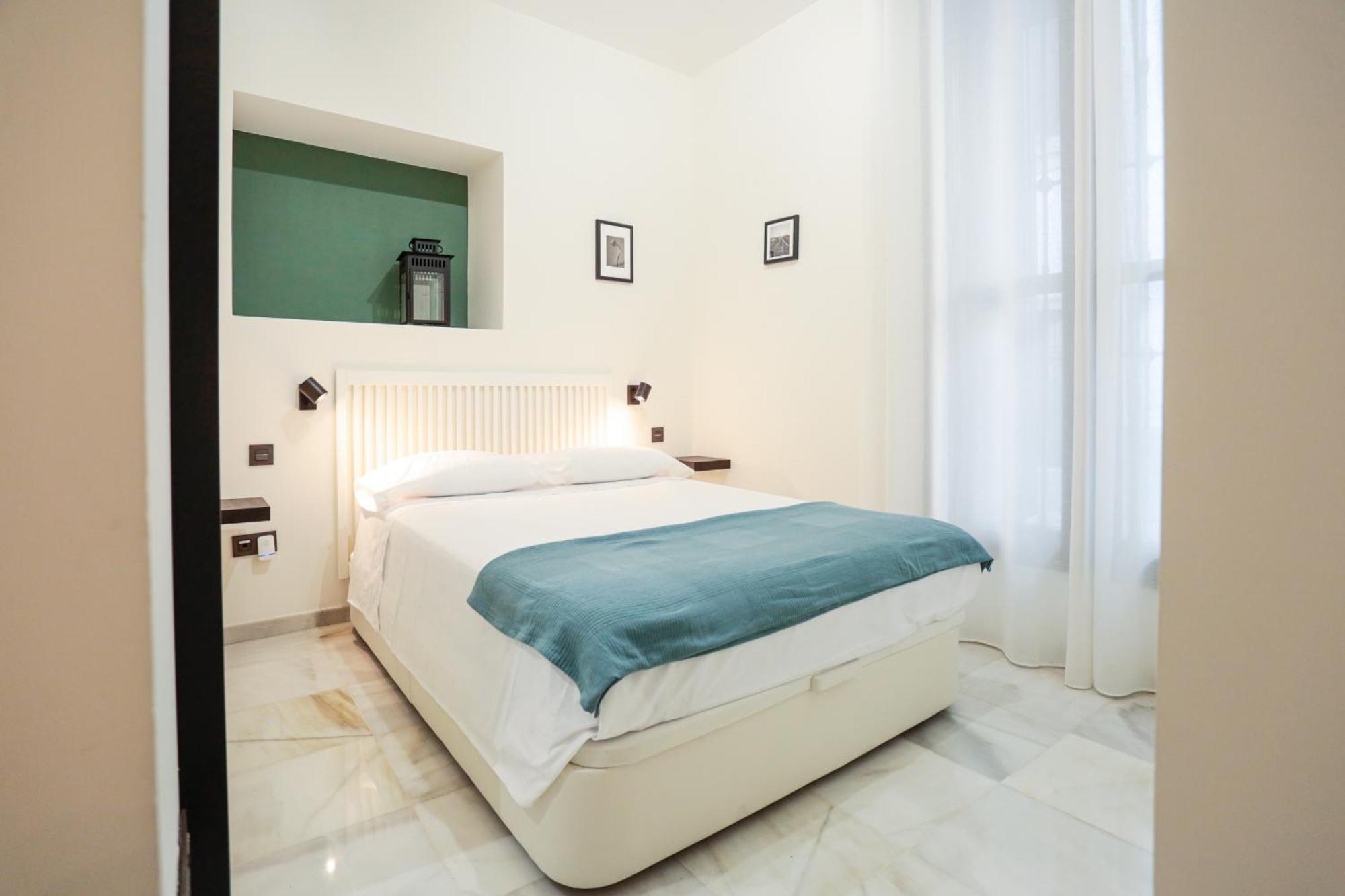Monkeys Apartments Cervantes Севилья Экстерьер фото